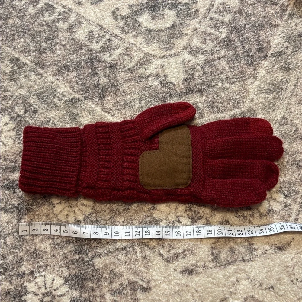 Women’s phone-friendly gloves